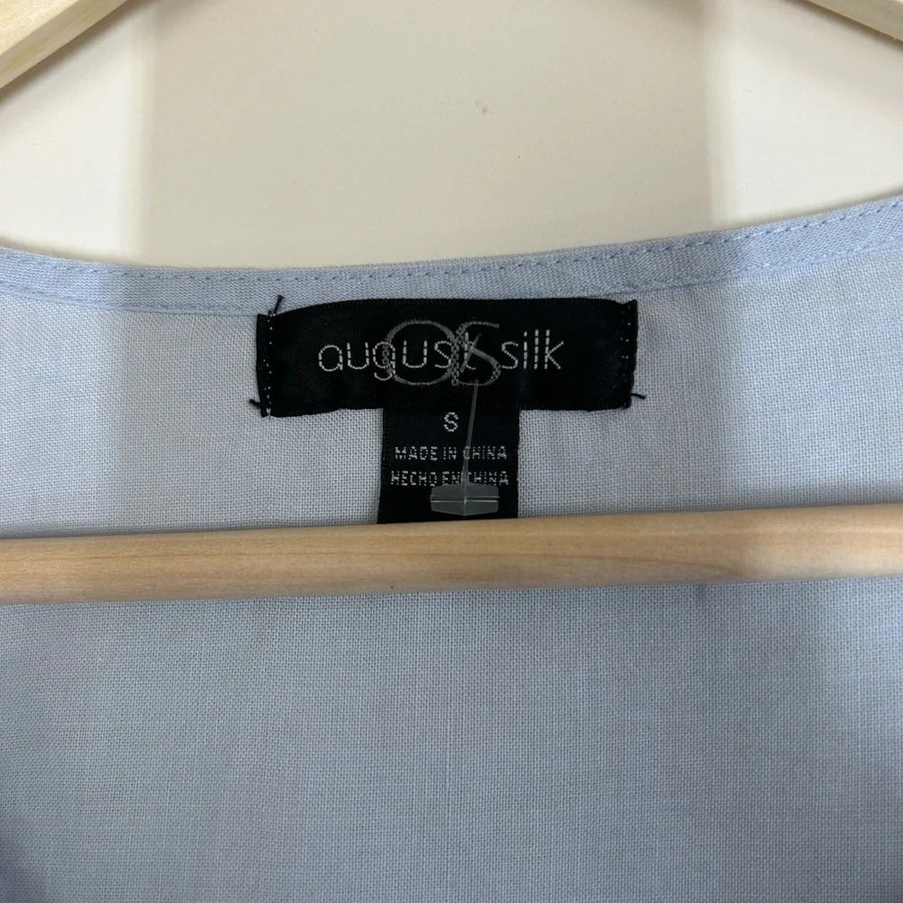 NWOT 100% Linen Size Small Baby Blue Crochet Detail Wide Flare Sleeves Tunic - Picture 7 of 14